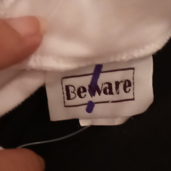 🟢 V-neck & back Ladies top - Picture 3 of 7